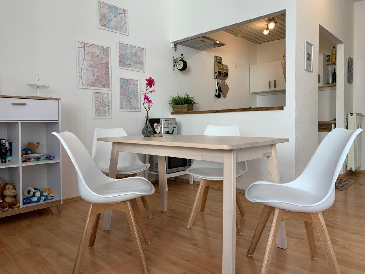 Helle Wohnung In Top-Lage, Hasselbachplatz - Altstadt, W-Lan, 4 Schlafplaetze Magdeburg Luaran gambar